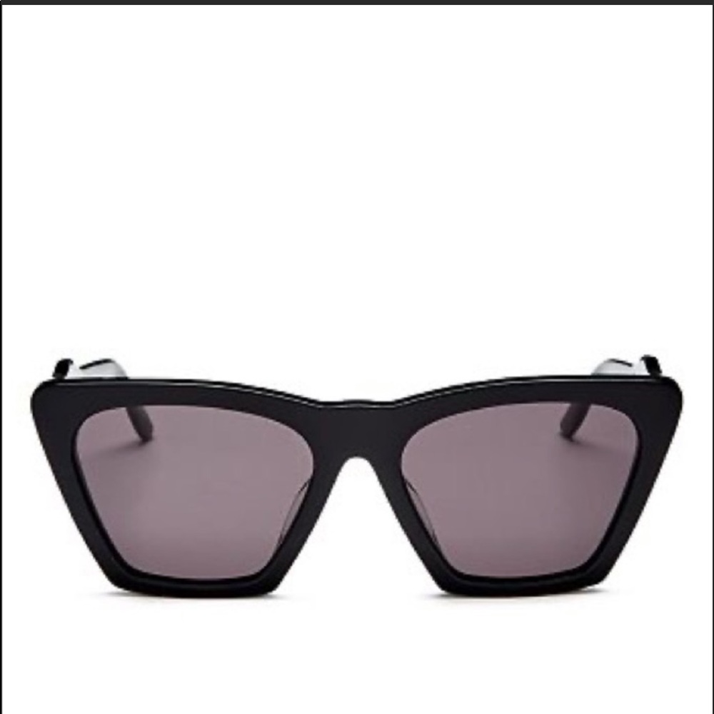 Illesteva ‘Lisbon’ sunglasses in Black/Grey
